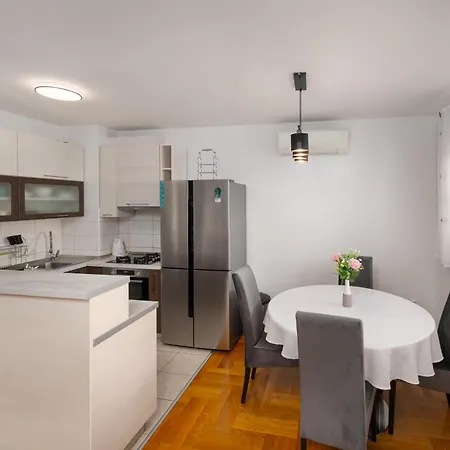 Znjan Apartman *