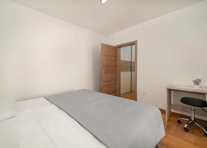 Znjan Apartman *