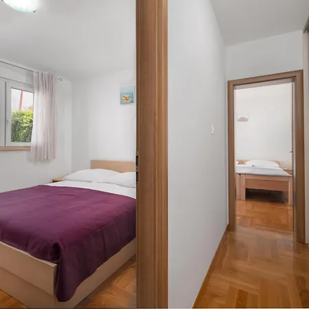 Apartament Znjan *